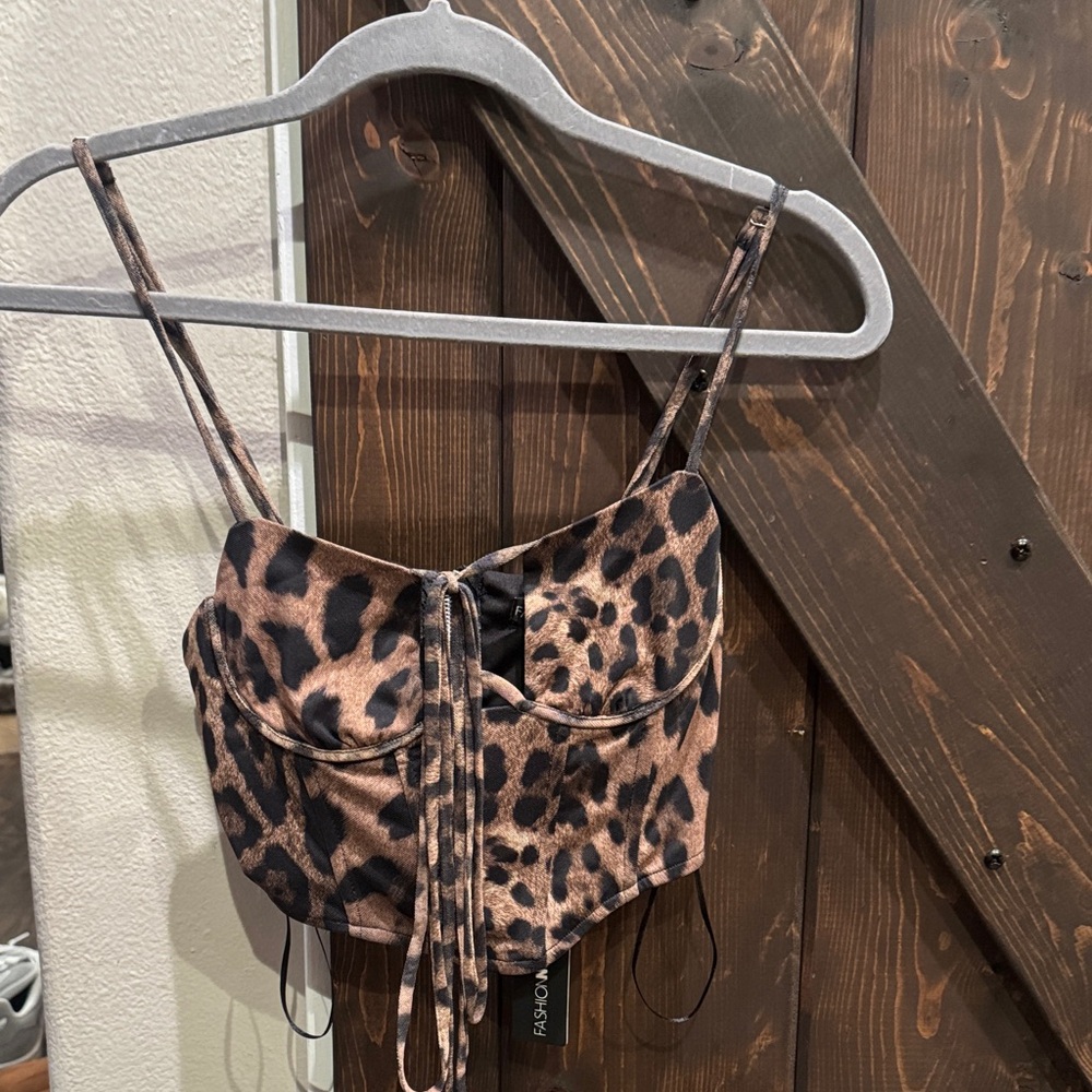Fashion Nova Leopard Print Crop Top